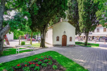 Crkva sv. Roka, spomenuta u oporuci iz 1653. godine, posvećena zaštitniku od kuge.